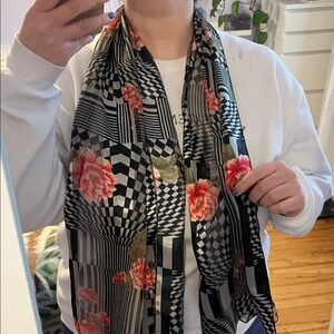 *NEW NO TAG* Floral Geometric Black Scarf
